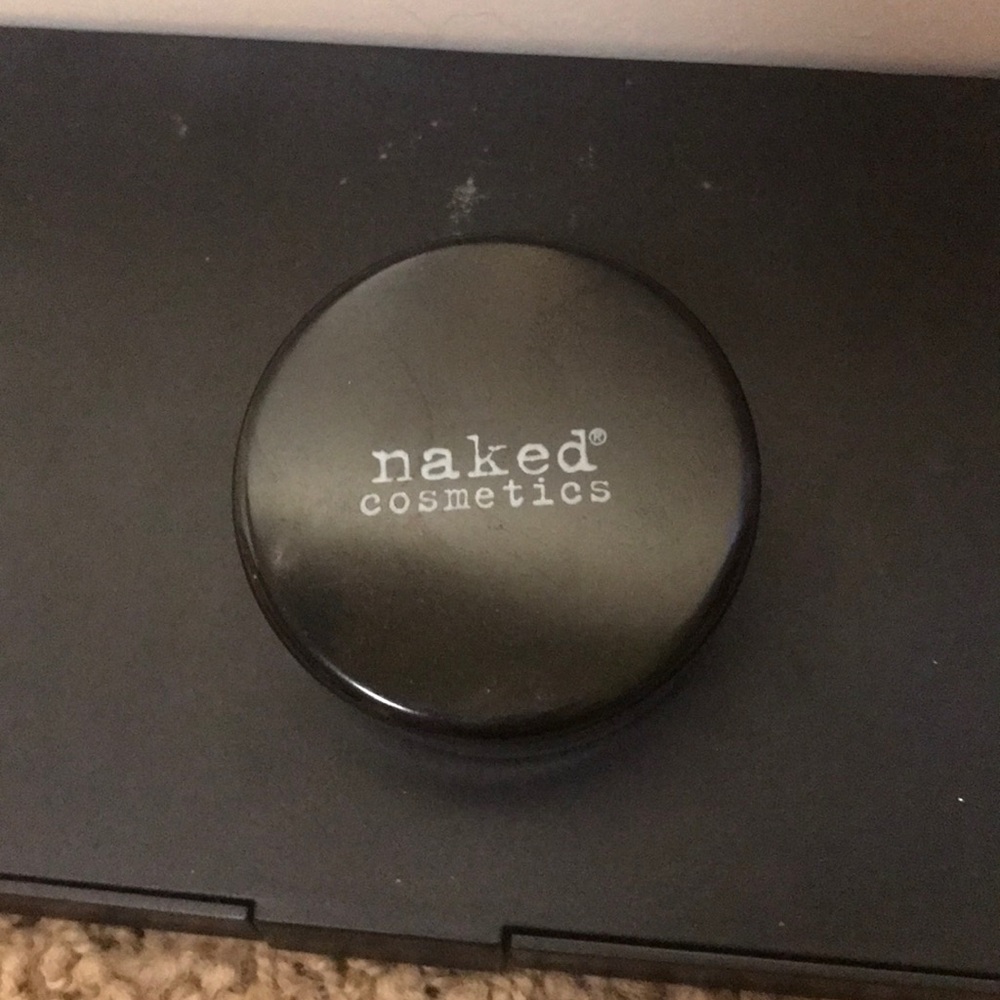 Naked Cosmetics Translucent HD Finishing Powder